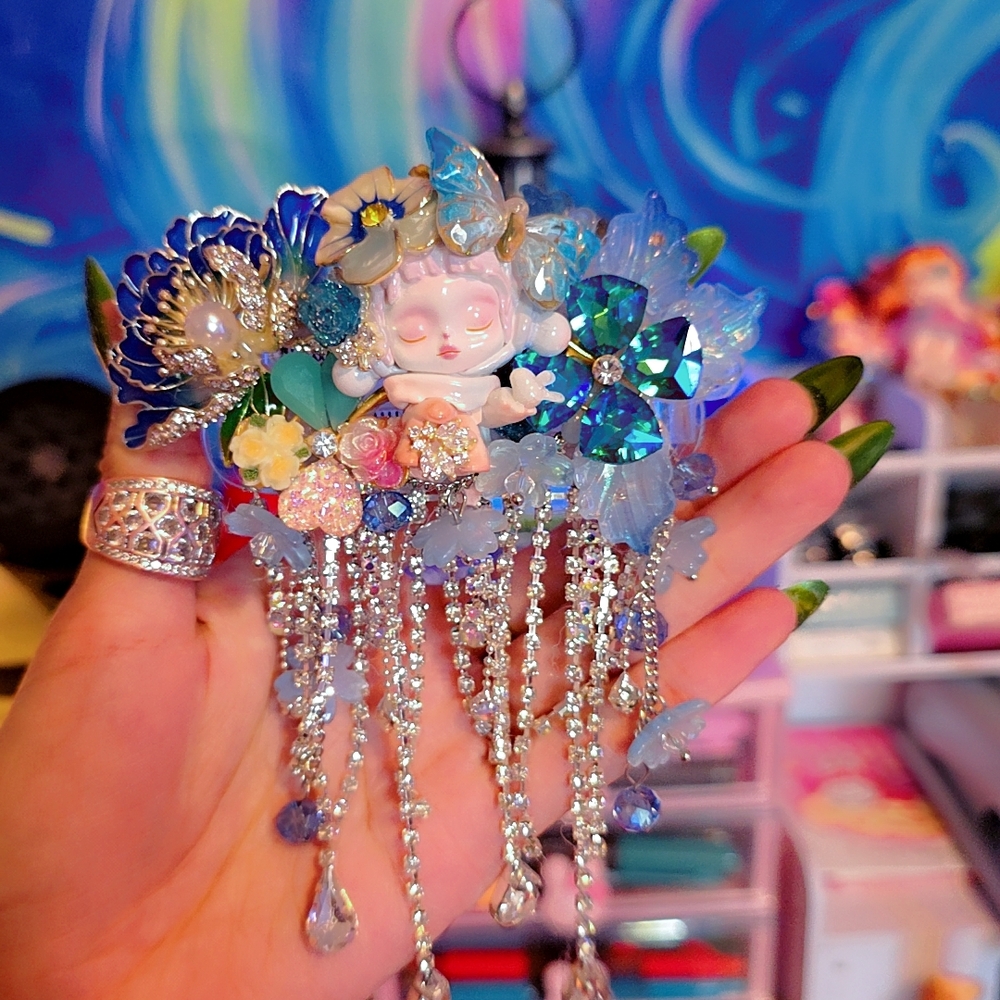 Elegant Blue Crystal Phone Case Charm